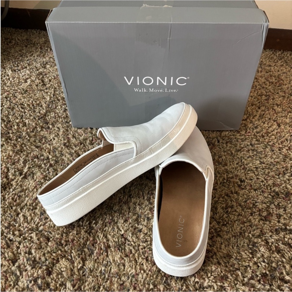 Vionic Women's White Slip-On Shoes